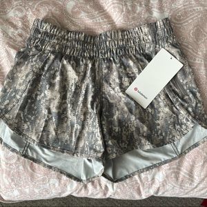 Lululemon Tracker Shorts 4”